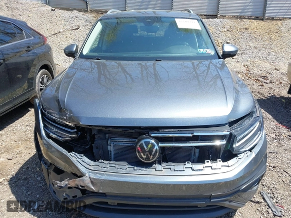 2022 Volkswagen Tiguan SE with VIN 3VV2B7AXXNM019538, listed as a IAAI auction lot 42109211 with 30,576 mi miles and . Bid and sale history available at DreamBid. Image 12.
