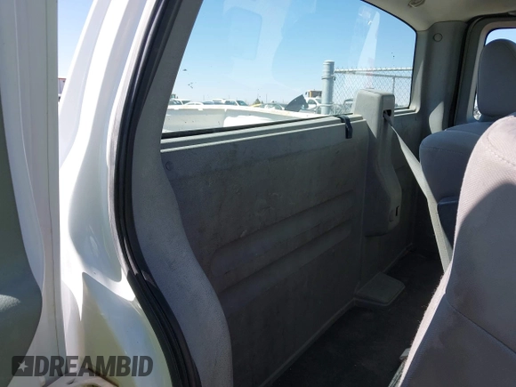 2005 Ford F-150 XL with VIN 1FTRF12285NB63743, listed as a IAAI auction lot 41836920 with 251,070 mi miles. Bid and sale history available at carsss.com. Image 8.