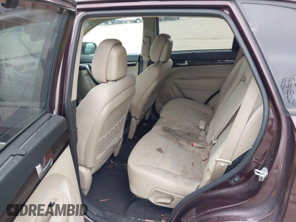 2014 Kia Sorento LX z VIN 5XYKT4A69EG510648, wystawiony jako IAAI lot #42361155 z przebiegiem 254 560 mil mil oraz . Historia ofert i sprzedaży dostępna na DreamBid. Obrazek 8.