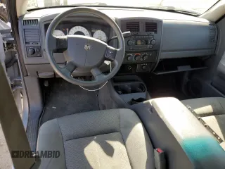 2007 Dodge Dakota ST z VIN 1D7HW28P17S184237, wystawiony jako Copart lot #43230605 z przebiegiem 151 993 mil mil oraz Czysty tytuł • Clean title. Historia ofert i sprzedaży dostępna na DreamBid. Obrazek 8.