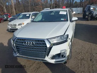2017 Audi Q7 Premium Plus with VIN WA1LAAF7XHD003300, listed as a IAAI auction lot 41265476 with 137,157 mi miles. Bid and sale history available at carsss.com. Image 12.