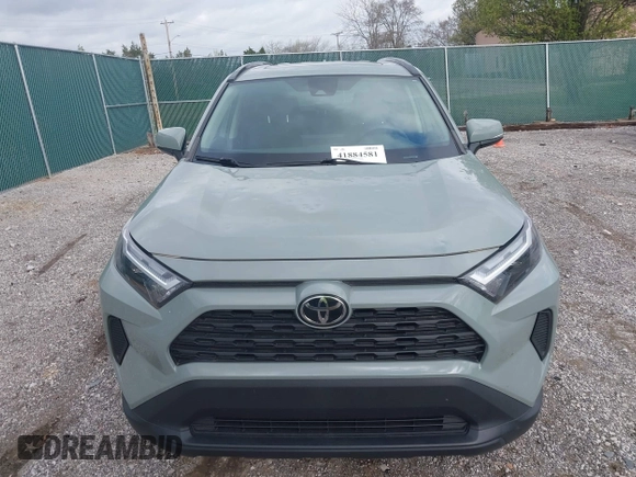 2022 Toyota RAV4 XLE with VIN 2T3P1RFV0NW270223, listed as a IAAI auction lot 41884581 with 20,832 mi miles. Bid and sale history available at carsss.com. Image 12.