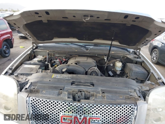 2007 GMC Yukon SLT with VIN 1GKFC13017R230675, listed as a IAAI auction lot 41555626 with 140,022 mi miles. Bid and sale history available at carsss.com. Image 10.