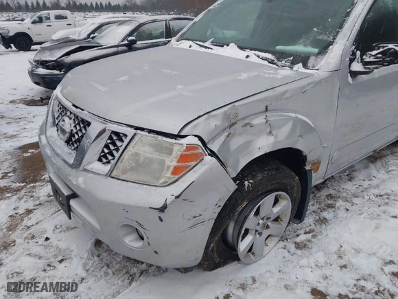 2010 Nissan Pathfinder SE with VIN 5N1AR1NB3AC607256, listed as a IAAI auction lot 41308001 with 194,457 mi miles. Bid and sale history available at carsss.com. Image 6.