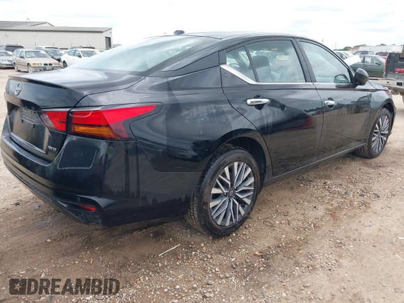 2025 Nissan Altima SV with VIN 1N4BL4DW1SN348584, listed as a IAAI auction lot 42153182 with 9,047 mi miles and . Bid and sale history available at DreamBid. Image 4.