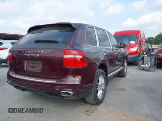 2008 Porsche Cayenne S z VIN WP1AB29P98LA53637, wystawiony jako IAAI lot #42074851 z przebiegiem 141 224 mil mil oraz . Historia ofert i sprzedaży dostępna na DreamBid. Obrazek 4.