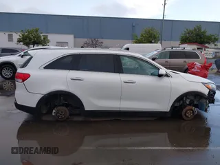 2018 Kia Sorento LX with VIN 5XYPG4A3XJG380986, listed as a IAAI auction lot 41732312 with 86,927 mi miles. Bid and sale history available at carsss.com. Image 13.