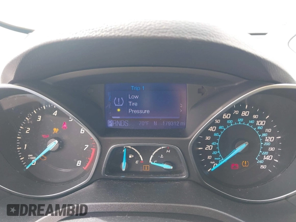 2013 Ford Escape SE with VIN 1FMCU0G90DUA41793, listed as a IAAI auction lot 41842981 with 179,312 mi miles. Bid and sale history available at carsss.com. Image 7.