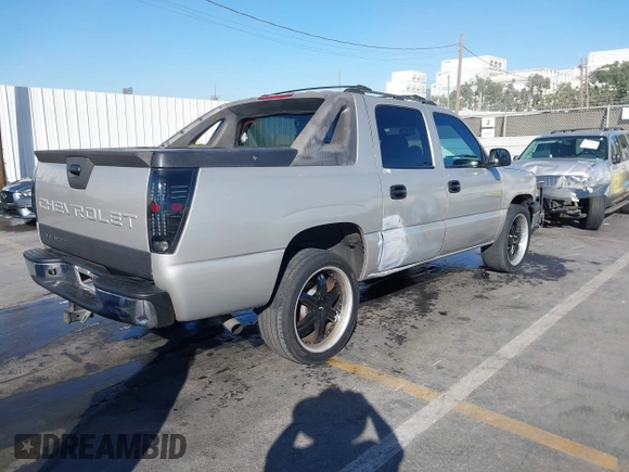 2004 Chevrolet Avalanche Z66 with VIN 3GNEC12TX4G258125, listed as a IAAI auction lot 40665236 with 219,016 mi miles and . Bid and sale history available at DreamBid. Image 4.
