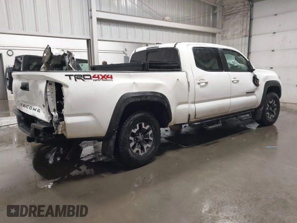 2021 Toyota Tacoma 4WD SR5 with VIN 3TMDZ5BN2MM113108, listed as a IAAI auction lot 41665105 with 1 mi miles. Bid and sale history available at carsss.com. Image 4.