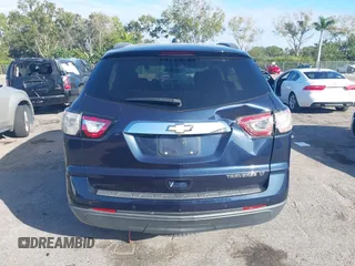 2016 Chevrolet Traverse LT with VIN 1GNKRGKD4GJ307061, listed as a IAAI auction lot 40880472 with 200,802 mi miles. Bid and sale history available at carsss.com. Image 16.