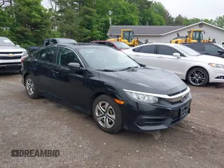2017 Honda Civic LX z VIN 19XFC2F55HE082018, wystawiony jako IAAI lot #42373785 z przebiegiem 64 658 mil mil oraz . Historia ofert i sprzedaży dostępna na DreamBid. Obrazek 1.