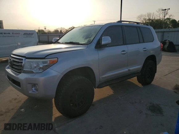 2014 Toyota Land Cruiser z VIN JTMHY7AJ5E4023950, wystawiony jako Copart lot #51245905 z przebiegiem 101 561 mil mil oraz Czysty tytuł • Clean title. Historia ofert i sprzedaży dostępna na DreamBid. Obrazek 1.