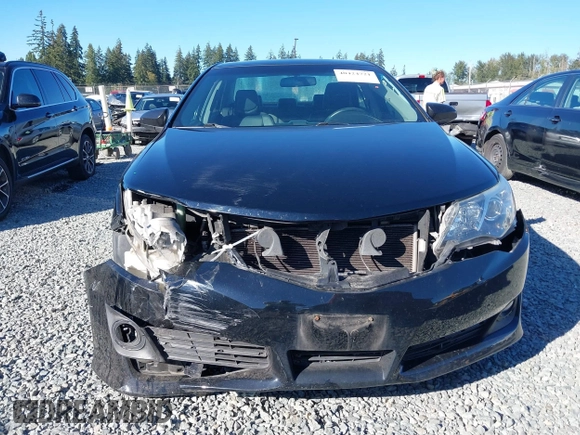 2014 Toyota Camry L with VIN 4T1BF1FK0EU732209, listed as a IAAI auction lot 40424721 with 200,271 mi miles. Bid and sale history available at carsss.com. Image 6.