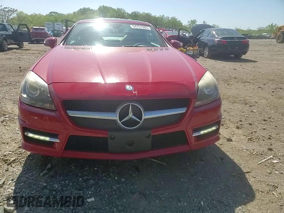 2013 Mercedes-Benz SLK 250 с VIN WDDPK4HA6DF051329, выставлен на аукционе Copart как лот 54751565 с пробегом 58 224 миль миль и Списание • Salvage title. История ставок и продаж доступна на DreamBid. Изображение 13.