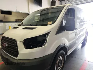 2015 Ford Transit Cargo z VIN 1FTNR1ZM8FKA45398, wystawiony jako IAAI lot #42521006 z przebiegiem 111 526 mil mil oraz . Historia ofert i sprzedaży dostępna na DreamBid. Obrazek 4.