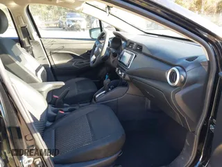 2020 Nissan Versa S z VIN 3N1CN8DV3LL873786, wystawiony jako IAAI lot #41793552 z przebiegiem 57 278 mil mil oraz . Historia ofert i sprzedaży dostępna na DreamBid. Obrazek 5.
