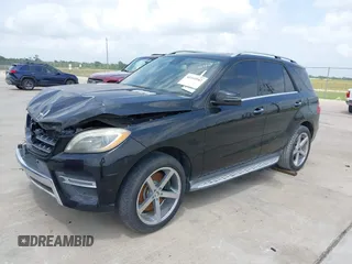 2014 Mercedes-Benz M ML 550 with VIN 4JGDA7DBXEA291980, listed as a IAAI auction lot 42161942 with 121,341 mi miles. Bid and sale history available at carsss.com. Image 17.