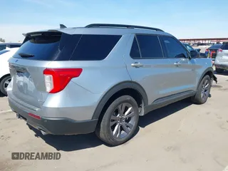 2022 Ford Explorer XLT with VIN 1FMSK8DH4NGC48733, listed as a IAAI auction lot 41884548 with 62,081 mi miles. Bid and sale history available at carsss.com. Image 4.