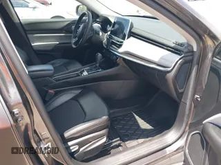 2022 Jeep Compass Latitude with VIN 3C4NJCBB4NT137245, listed as a IAAI auction lot 42356177 with 95,577 mi miles and . Bid and sale history available at DreamBid. Image 5.