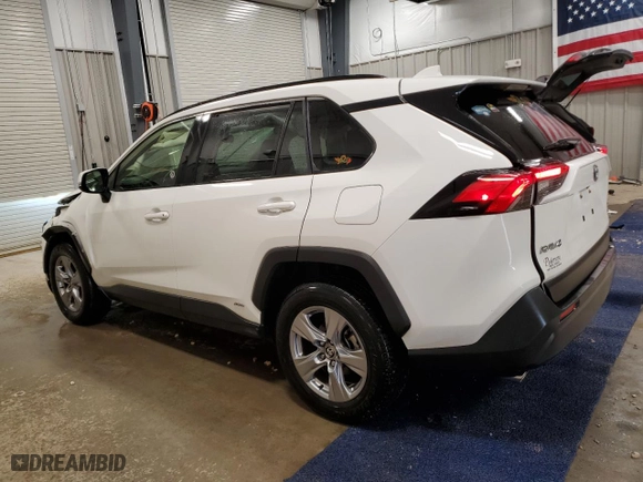 2022 Toyota RAV4 Hybrid XLE with VIN JTMRWRFV0ND140546, listed as a Copart auction lot 46053405 with 26,011 mi miles and Salvage Title. Bid and sale history available at carsss.com. Image 2.
