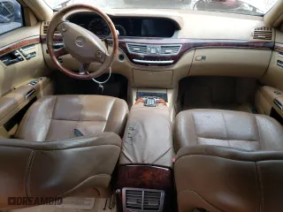 2009 Mercedes-Benz S-Class 5.5L V8 with VIN WDDNG86X99A258406, listed as a Copart auction lot 52609145 with 176,235 mi miles and Clean Title. Bid and sale history available at carsss.com. Image 8.