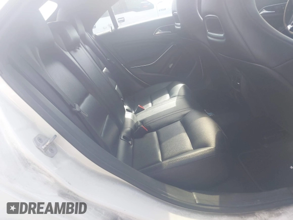 2014 Mercedes-Benz CLA 250 z VIN WDDSJ4GB4EN137298, wystawiony jako IAAI lot #42285939 z przebiegiem 166 026 mil mil oraz . Historia ofert i sprzedaży dostępna na DreamBid. Obrazek 8.