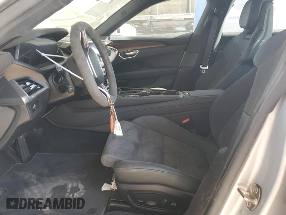 2022 Audi e-tron GT Prestige z VIN WAUDJBFW0N7003885, wystawiony jako Copart lot #41626575 z przebiegiem 21 343 mil mil oraz Szkody całkowita. Historia ofert i sprzedaży dostępna na DreamBid. Obrazek 7.