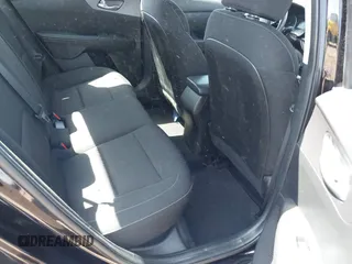 2021 Kia Forte LXS z VIN 3KPF24AD2ME338591, wystawiony jako IAAI lot #42231929 z przebiegiem 86 008 mil mil oraz . Historia ofert i sprzedaży dostępna na DreamBid. Obrazek 8.