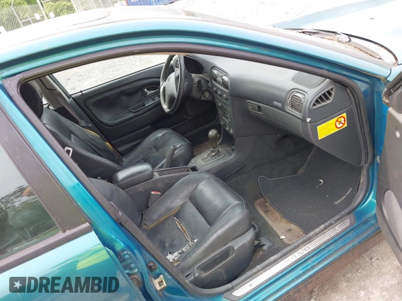 2001 Volvo V40 z VIN YV1VW29531F656295, wystawiony jako IAAI lot #42280990 z przebiegiem 175 196 mil mil oraz . Historia ofert i sprzedaży dostępna na DreamBid. Obrazek 5.