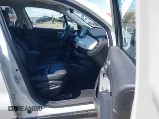 2016 FIAT 500X Lounge z VIN ZFBCFXDT0GP333273, wystawiony jako IAAI lot #42269130 z przebiegiem 98 707 mil mil oraz . Historia ofert i sprzedaży dostępna na DreamBid. Obrazek 5.