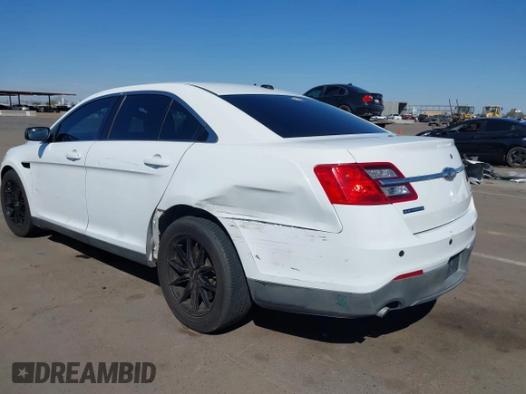 2013 Ford Police Interceptor z VIN 1FAHP2M82DG132383, wystawiony jako IAAI lot #41851540 z przebiegiem 172 639 mil mil oraz . Historia ofert i sprzedaży dostępna na DreamBid. Obrazek 3.