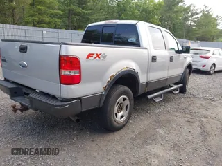 2006 Ford F-150 XLT z VIN 1FTPW14556FA26172, wystawiony jako IAAI lot #42462628 z przebiegiem 281 844 mil mil oraz . Historia ofert i sprzedaży dostępna na DreamBid. Obrazek 4.