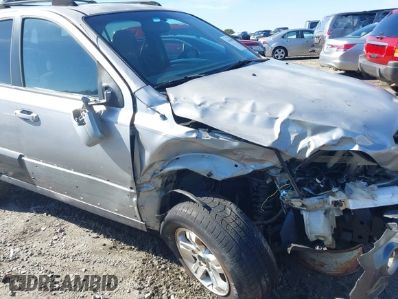 2003 Kia Sorento LX z VIN KNDJC733535052094, wystawiony jako IAAI lot #41461001 z przebiegiem 168 996 mil mil oraz . Historia ofert i sprzedaży dostępna na DreamBid. Obrazek 18.