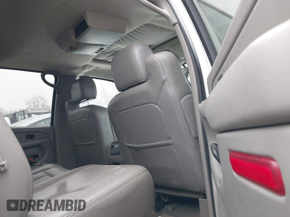 2005 Chevrolet Avalanche LS with VIN 3GNGK22G65G225614, listed as a IAAI auction lot 41193836 with Not provided miles and . Bid and sale history available at DreamBid. Image 8.