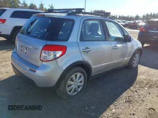 2013 Suzuki SX4 Crossover with VIN JS2YB5A33D6100797, listed as a IAAI auction lot 40826956 with 110,016 mi miles. Bid and sale history available at carsss.com. Image 4.