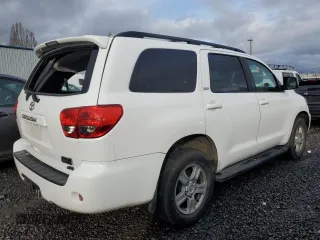 2014 Toyota Sequoia SR5 with VIN 5TDBW5G12ES104755, listed as a Copart auction lot 45687475 with 131,439 mi miles and Salvage Title. Bid and sale history available at carsss.com. Image 3.