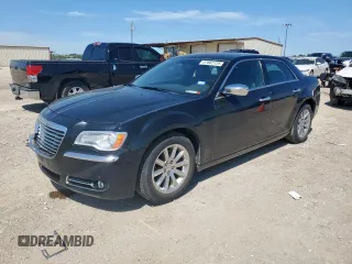 2013 Chrysler 300 C z VIN 2C3CCAEG4DH620968, wystawiony jako Copart lot #57662725 z przebiegiem 80 010 mil mil oraz Czysty tytuł • Clean title. Historia ofert i sprzedaży dostępna na DreamBid. Obrazek 1.