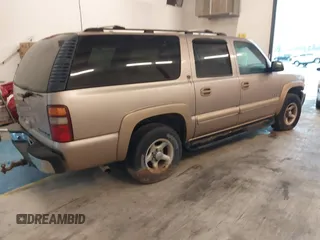 2000 Chevrolet Suburban LT with VIN 3GNFK16T0YG117085, listed as a IAAI auction lot 41982114 with 480,627 mi miles. Bid and sale history available at carsss.com. Image 4.