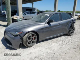 2022 Alfa Romeo Giulia Veloce z VIN ZARFAMBN6N7657347, wystawiony jako Copart lot #52584765 z przebiegiem 63 783 mil mil oraz Nie do naprawy. Historia ofert i sprzedaży dostępna na DreamBid. Obrazek 1.