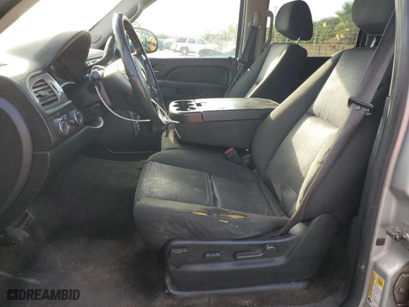 2010 Chevrolet Suburban Commercial with VIN 1GNUKHE30AR238285, listed as a Copart auction lot 80736234 with 260,330 mi miles and Salvage Title. Bid and sale history available at carsss.com. Image 7.