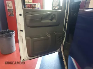 2014 Chevrolet Express Cargo с VIN 1GCSGAFX1E1201261, выставлен на аукционе IAAI как лот 42631263 с пробегом 88 356 миль миль и . История ставок и продаж доступна на DreamBid. Изображение 2.
