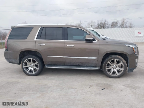 2015 Cadillac Escalade Luxury with VIN 1GYS3MKJ9FR725818, listed as a IAAI auction lot 41596731 with 224,246 mi miles. Bid and sale history available at carsss.com. Image 13.
