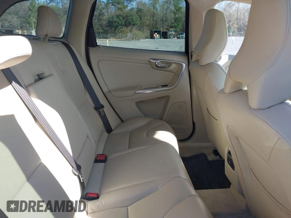 2016 Volvo XC60 T6 Drive-E z VIN YV449MDK0G2825672, wystawiony jako IAAI lot #41351214 z przebiegiem 140 633 mil mil oraz . Historia ofert i sprzedaży dostępna na DreamBid. Obrazek 8.