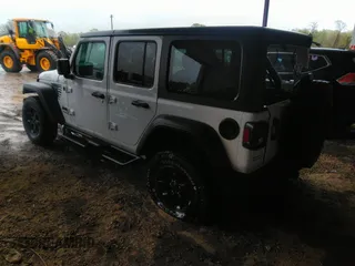 2021 Jeep Wrangler Unlimited Willys with VIN 1C4HJXDN6MW616741, listed as a IAAI auction lot 42009965 with 38,451 mi miles and . Bid and sale history available at DreamBid. Image 3.