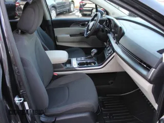 2023 Kia Carnival LX with VIN KNDNB4H39P6258367, listed as a Copart auction lot 45789775 with 26,395 mi miles and Clean Title. Bid and sale history available at DreamBid. Image 5.
