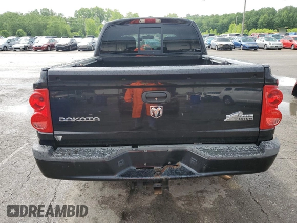 2008 Dodge Dakota SXT z VIN 1D7HW38K28S592709, wystawiony jako Copart lot #55326725 z przebiegiem 193 137 mil mil oraz Szkoda całkowita • Salvage title. Historia ofert i sprzedaży dostępna na DreamBid. Obrazek 6.