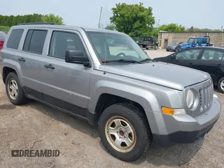 2014 Jeep Patriot Sport z VIN 1C4NJPBA7ED799566, wystawiony jako IAAI lot #42424762 z przebiegiem 122 488 mil mil oraz . Historia ofert i sprzedaży dostępna na DreamBid. Obrazek 1.