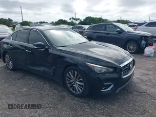 2019 Infiniti Q50 3.0t LUXE with VIN JN1EV7AP6KM515093, listed as a IAAI auction lot 41665582 with 88,257 mi miles. Bid and sale history available at carsss.com. Image 1.