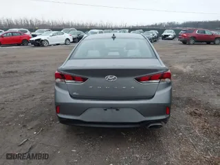 2019 Hyundai Sonata Sport with VIN 5NPE34AF2KH809108, listed as a IAAI auction lot 41476719 with 111,041 mi miles. Bid and sale history available at carsss.com. Image 16.